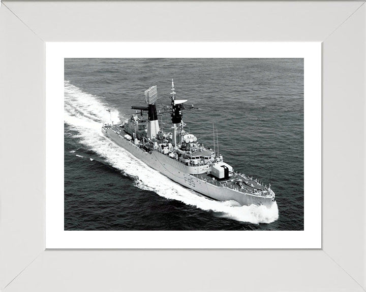 HMS Lincoln F99 | Photo Print | Framed Print | Salisbury Class | Frigate | Royal Navy Hampshire Prints
