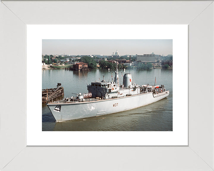 HMS Chiddingfold M37 Royal Navy Hunt class minehunter Photo Print or Framed Print - Hampshire Prints