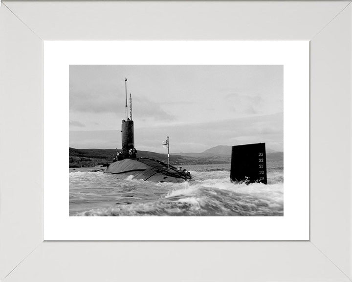 HMS Courageous S50 Submarine | Photo Print | Framed Print | Valiant class | Royal Navy Hampshire Prints