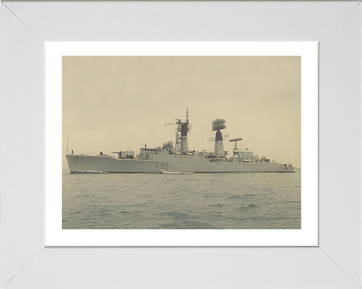 HMS Lincoln F99 | Photo Print | Framed Print | Salisbury Class | Frigate | Royal Navy Hampshire Prints