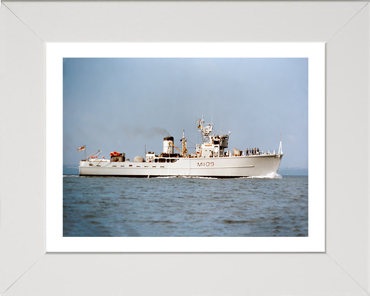 HMS Bickington M1109 | Photo Print | Framed Print | Ton Class | Minesweeper | Royal Navy Hampshire Prints