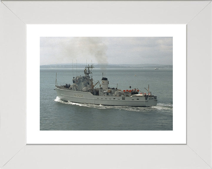 HMS Stubbington M1204 Royal Navy Ton class minesweeper Photo Print or Framed Print - Hampshire Prints