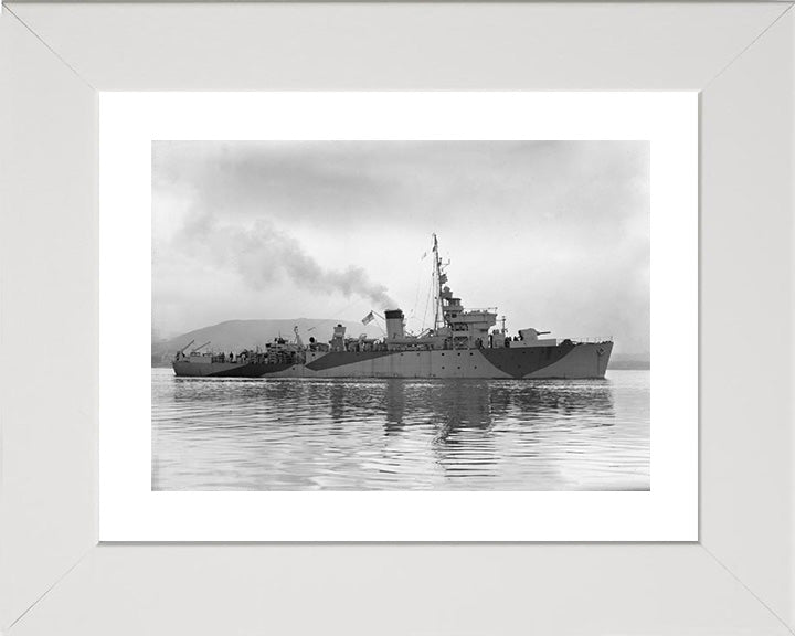 HMS Rinaldo J225 Royal Navy Algerine class minesweeper Photo Print or Framed Print - Hampshire Prints