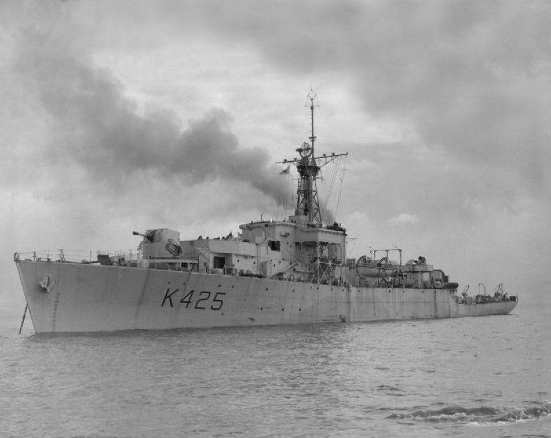 HMS Loch Dunvegan K425 | Photo Print | Framed Print | Loch Class | Frigate | Royal Navy Hampshire Prints