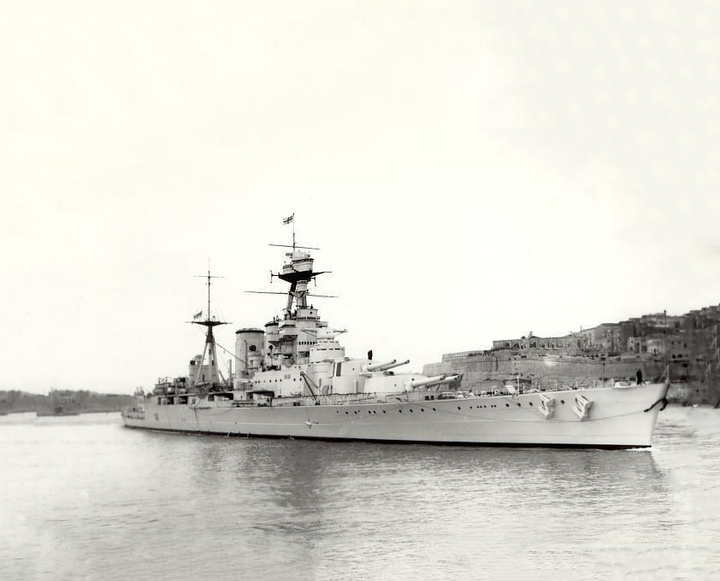 HMS Hood (51) | Photo Print | Framed Print | Admiral Class | Battlecruiser | Royal Navy Hampshire Prints