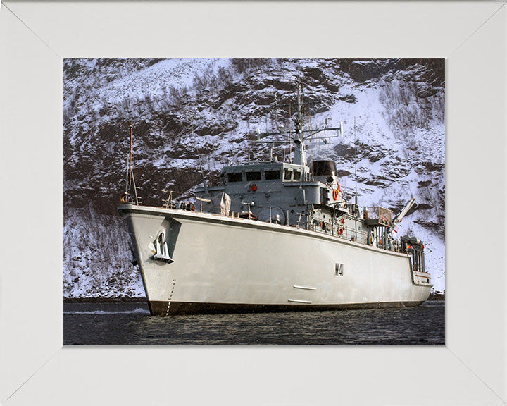 HMS Quorn M41 | Photo Print | Framed Print | Hunt Class | Mine Warfare Vessel | Royal Navy Hampshire Prints