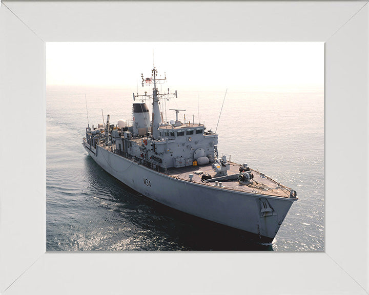 HMS Middleton M34 | Photo Print | Framed Print | Hunt Class | Mine Warfare Vessel | Royal Navy Hampshire Prints