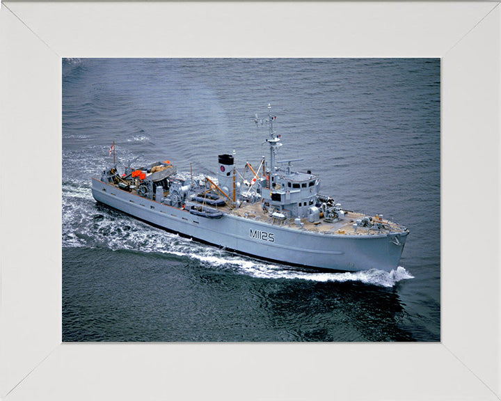 HMS Cuxton M1125 Royal Navy Ton class minesweeper Photo Print or Framed Print - Hampshire Prints