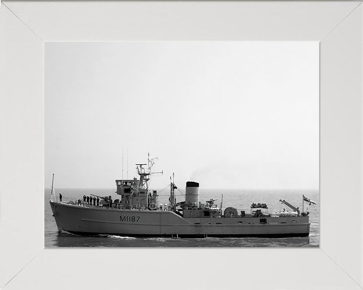 HMS Upton M1187 | Photo Print | Framed Print | Ton Class | Minesweeper | Royal Navy Hampshire Prints
