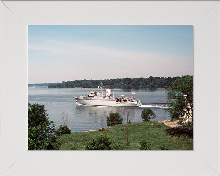 HMS Dulverton M35 Royal Navy Hunt class mine countermeasures vessel Photo Print or Framed Print - Hampshire Prints