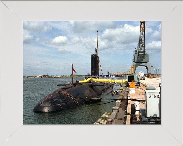 HMS Valiant S102 Submarine | Photo Print | Framed Print | Valiant Class | Royal Navy Hampshire Prints