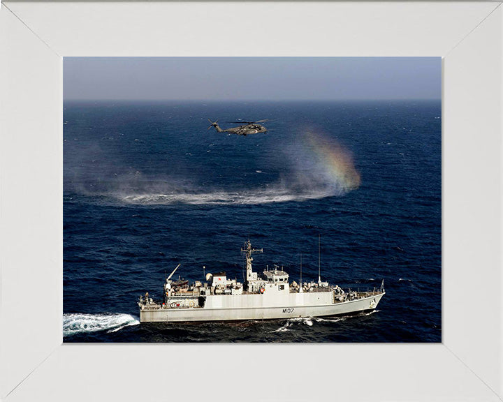 HMS Pembroke M107 | Photo Print | Framed Print | Sandown Class | Minehunter | Royal Navy Hampshire Prints