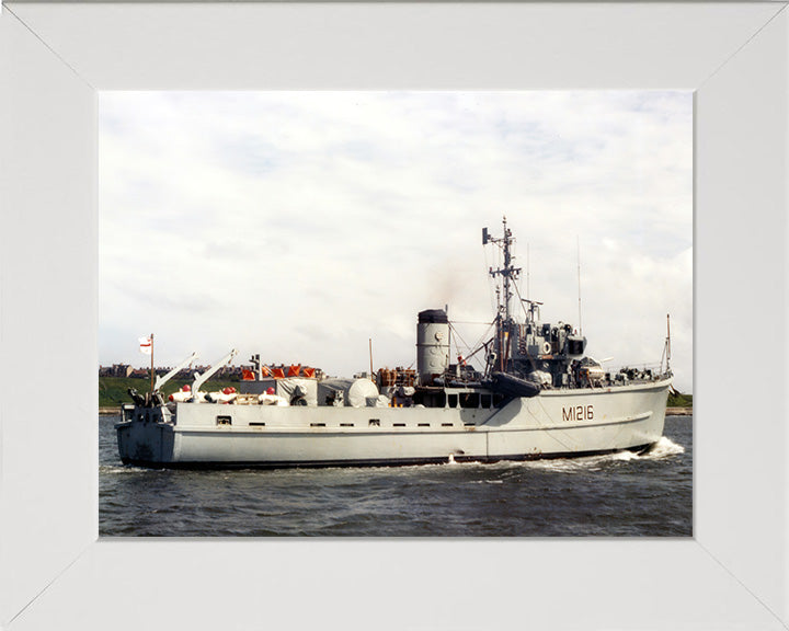 HMS Crofton M1216 Royal Navy Ton class minesweeper Photo Print or Framed Print - Hampshire Prints