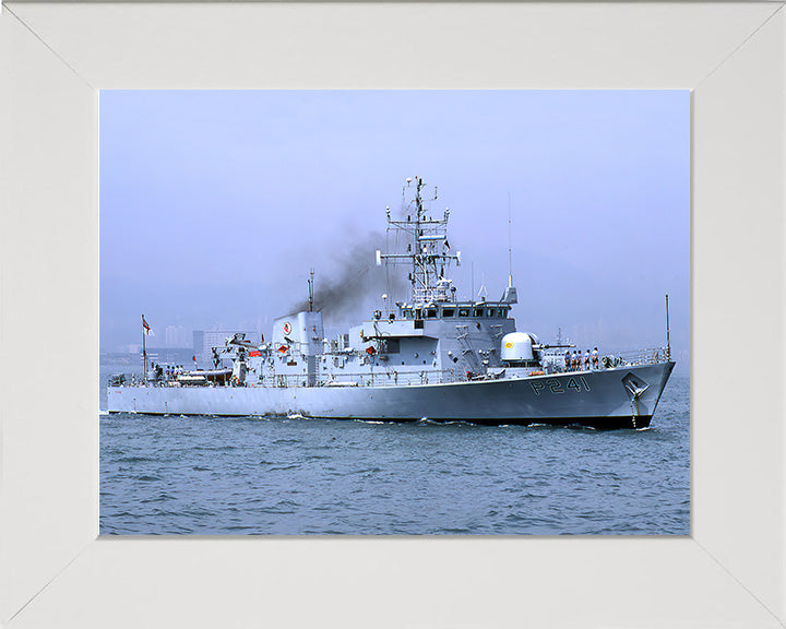 HMS Starling P241 | Photo Print | Framed Print | Peacock Class | Patrol Vessel | Royal Navy Hampshire Prints