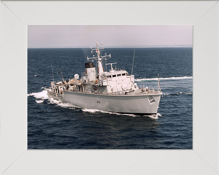 HMS Quorn M41 | Photo Print | Framed Print | Hunt Class | Mine Warfare Vessel | Royal Navy Hampshire Prints