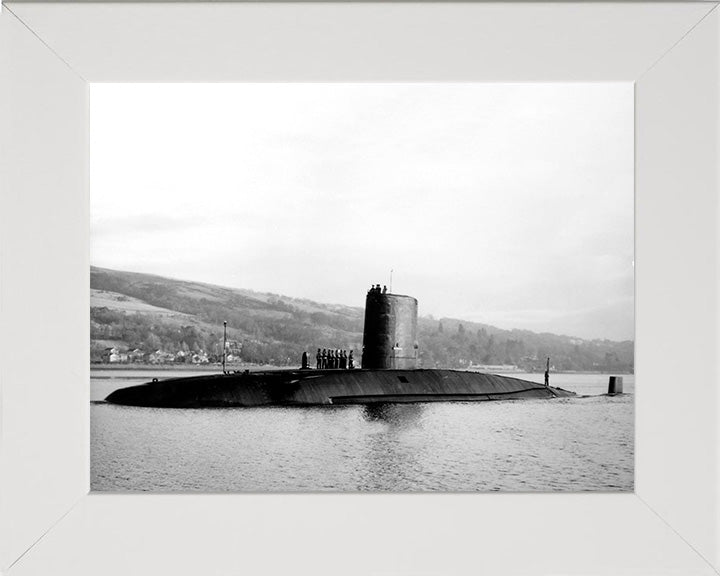 HMS Courageous S50 Submarine | Photo Print | Framed Print | Valiant class | Royal Navy Hampshire Prints