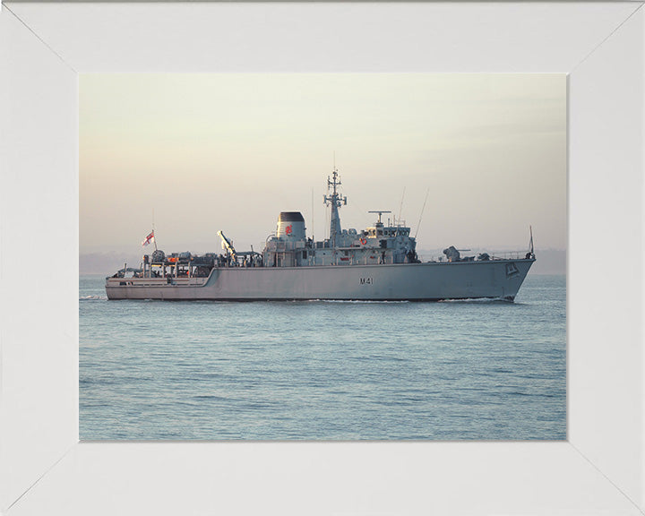 HMS Quorn M41 | Photo Print | Framed Print | Hunt Class | Mine Warfare Vessel | Royal Navy Hampshire Prints