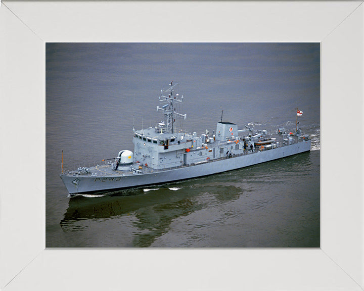 HMS Swift P243 Royal Navy Peacock Class Patrol Vessel Photo Print or Framed Print - Hampshire Prints