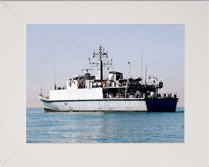 HMS Blyth M111 | Photo Print | Framed Print | Sandown Class | Minehunter | Royal Navy Hampshire Prints