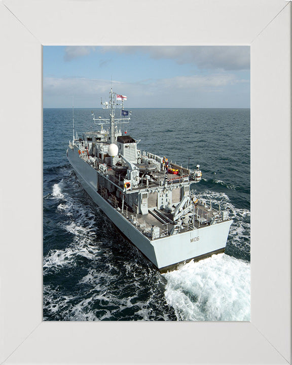 HMS Penzance M106 | Photo Print | Framed Print | Sandown Class | Minehunter | Royal Navy Hampshire Prints