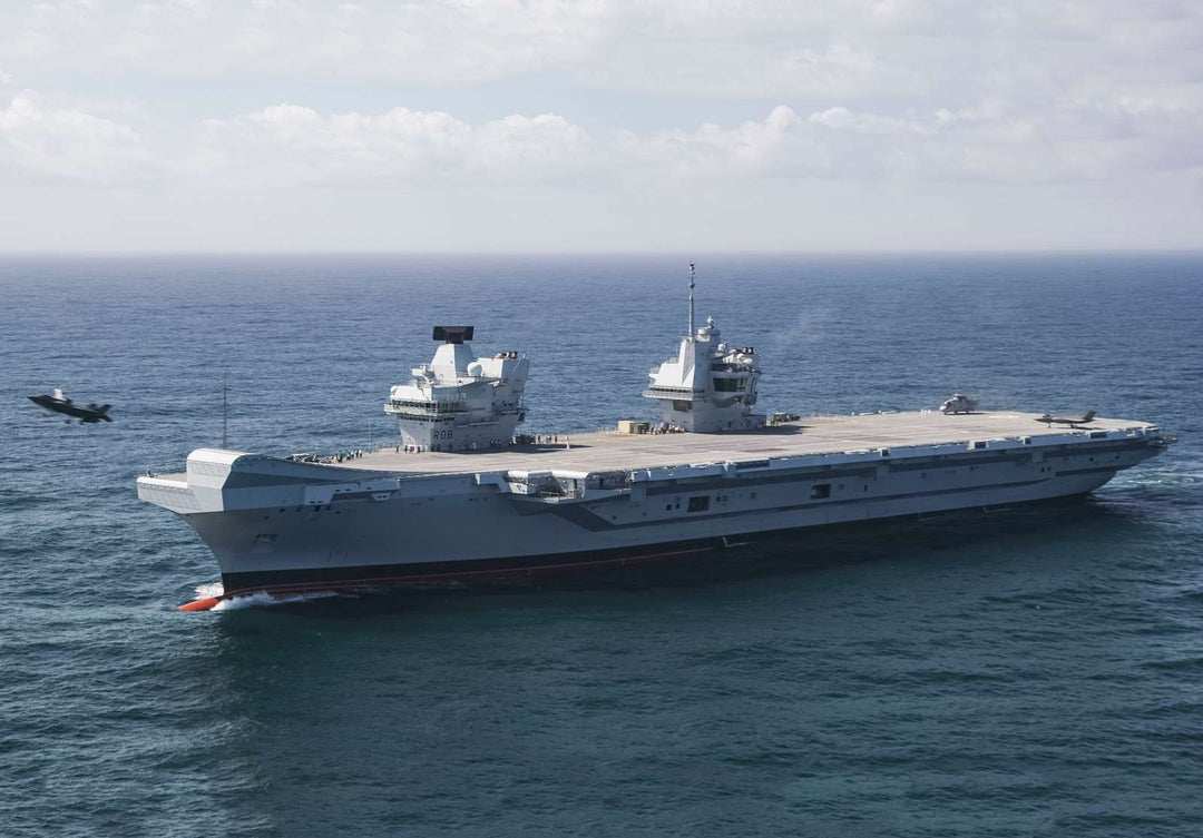 HMS Queen Elizabeth R08 | Photo Print | Framed Print | Queen Elizabeth Class | Aircraft Carrier | Royal Navy Hampshire Prints
