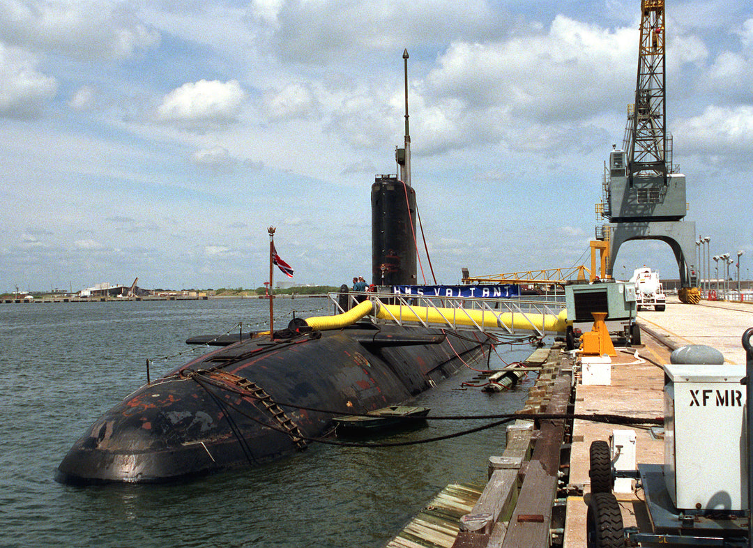 HMS Valiant S102 Submarine | Photo Print | Framed Print | Valiant Class | Royal Navy Hampshire Prints