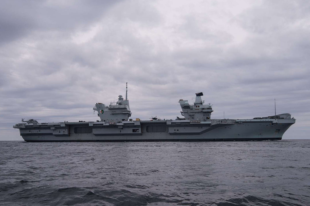 HMS Queen Elizabeth R08 | Photo Print | Framed Print | Queen Elizabeth Class | Aircraft Carrier | Royal Navy Hampshire Prints