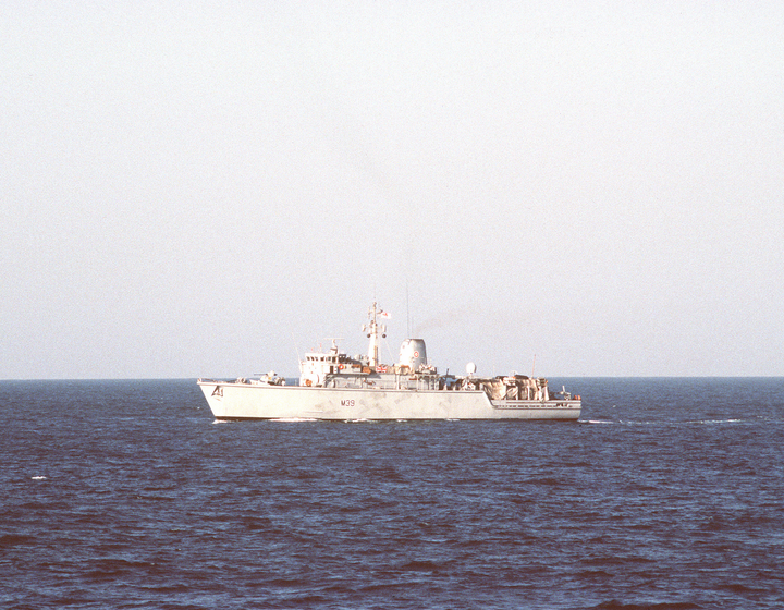 HMS Hurworth M39 Royal Navy Hunt class mine countermeasures vessel Photo Print or Framed Print - Hampshire Prints