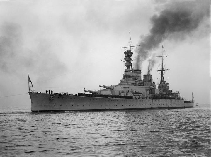 HMS Repulse (1916) Royal Navy Renown class battlecruiser Photo Print or Framed Print - Hampshire Prints