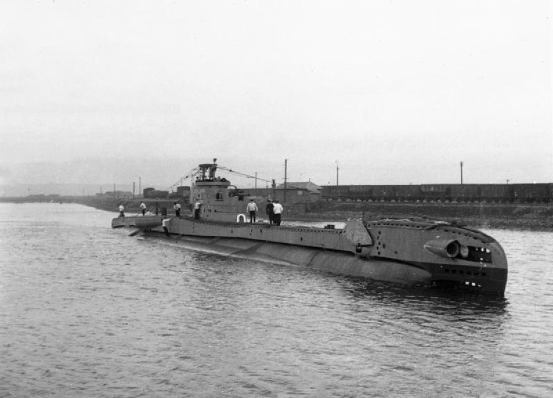 HMS Tapir P335 Submarine | Photo Print | Framed Print | Poster | T Class | Royal Navy Hampshire Prints