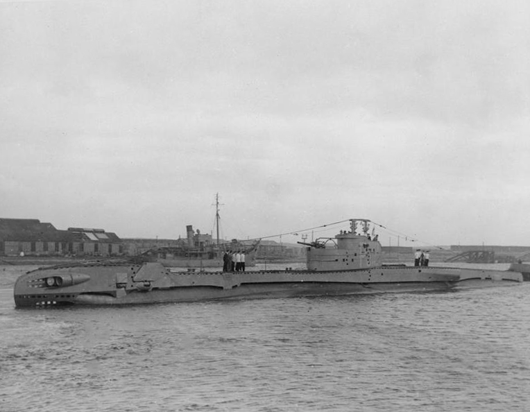 HMS Trespasser P312 Royal Navy T class Submarine Photo Print or Framed Print - Hampshire Prints