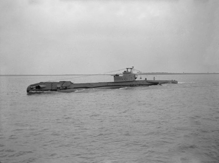 HMS Trump P333 Submarine | Photo Print | Framed Print | Poster | T Class | Royal Navy Hampshire Prints