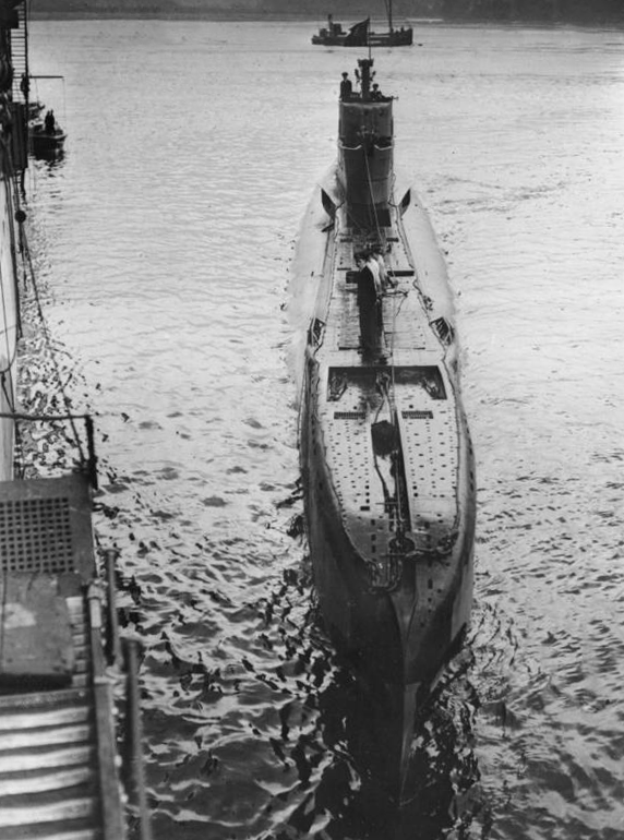 HMS Tuna N94 Submarine | Photo Print | Framed Print | Poster | T Class | Royal Navy Hampshire Prints