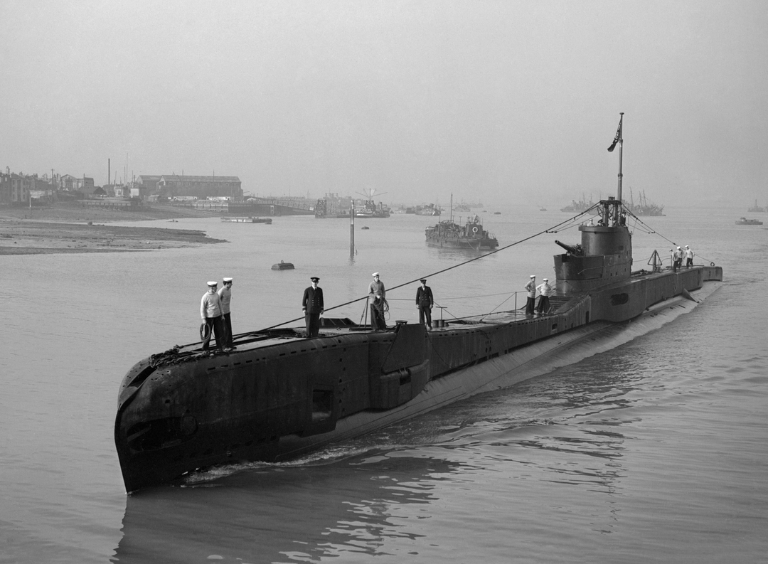 HMS Taku N38 Submarine | Photo Print | Framed Print | Poster | T Class | Royal Navy Hampshire Prints