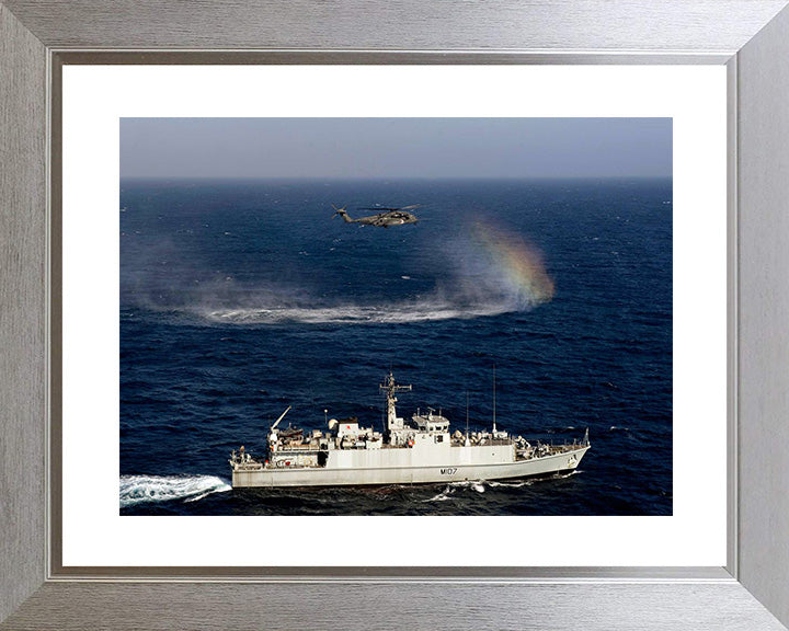 HMS Pembroke M107 | Photo Print | Framed Print | Sandown Class | Minehunter | Royal Navy Hampshire Prints