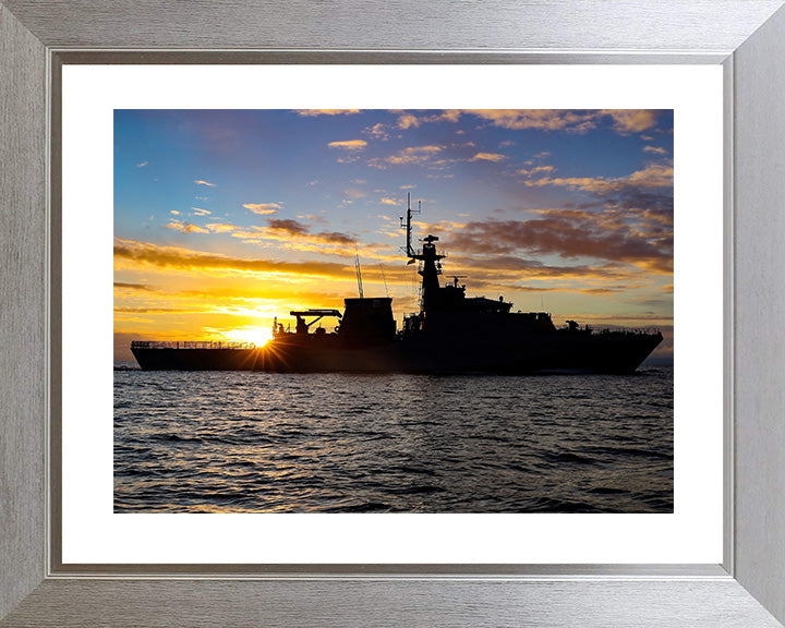 HMS Tamar P233 Royal Navy River class patrol vessel Photo Print or Framed Print - Hampshire Prints