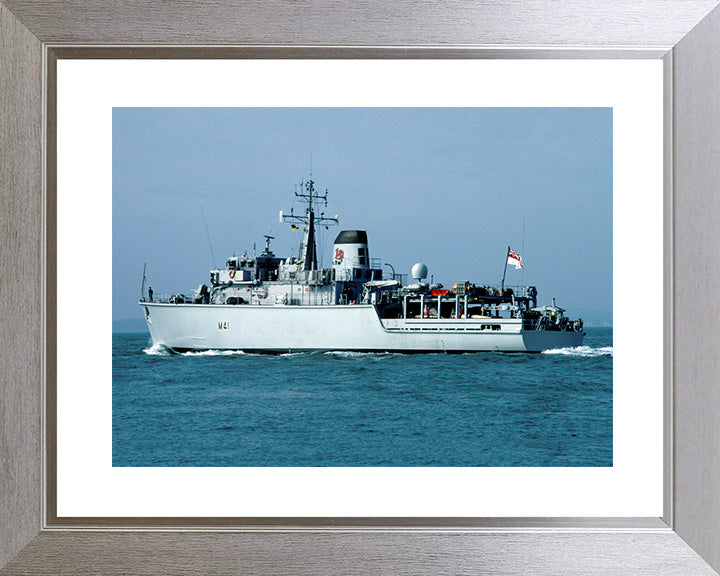 HMS Quorn M41 | Photo Print | Framed Print | Hunt Class | Mine Warfare Vessel | Royal Navy Hampshire Prints