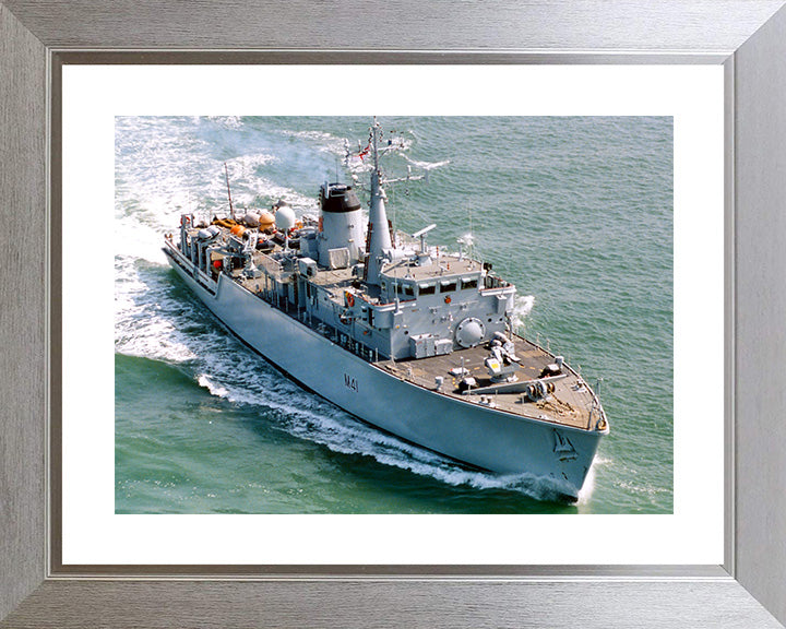 HMS Quorn M41 | Photo Print | Framed Print | Hunt Class | Mine Warfare Vessel | Royal Navy Hampshire Prints