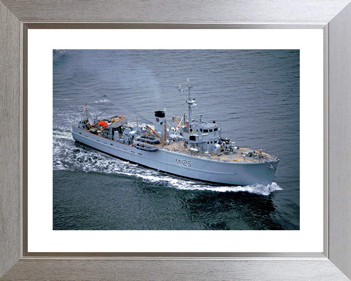 HMS Cuxton M1125 Royal Navy Ton class minesweeper Photo Print or Framed Print Hampshire Prints