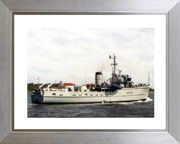 HMS Crofton M1216 Royal Navy Ton class minesweeper Photo Print or Framed Print - Hampshire Prints