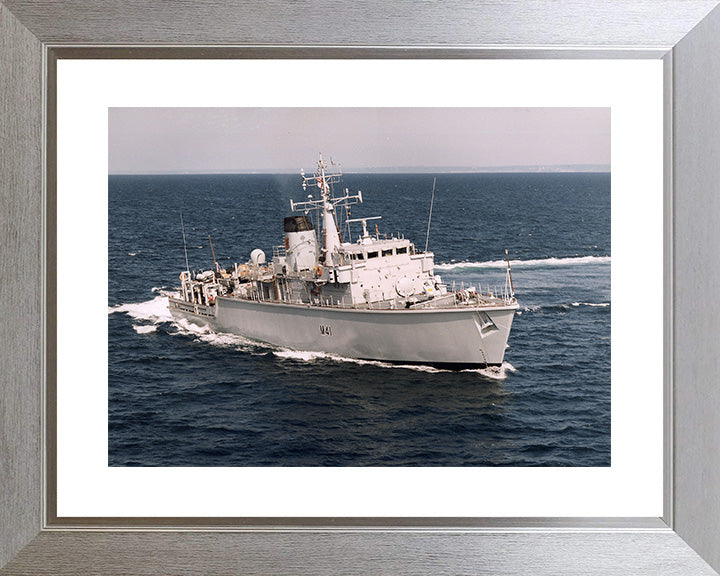 HMS Quorn M41 | Photo Print | Framed Print | Hunt Class | Mine Warfare Vessel | Royal Navy Hampshire Prints