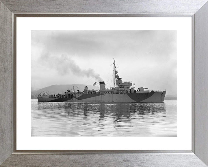 HMS Rinaldo J225 Royal Navy Algerine class minesweeper Photo Print or Framed Print - Hampshire Prints