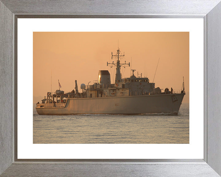 HMS Quorn M41 | Photo Print | Framed Print | Hunt Class | Mine Warfare Vessel | Royal Navy Hampshire Prints