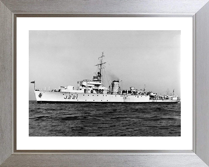 HMS Onyx J221 Royal Navy Algerine class minesweeper Photo Print or Framed Print - Hampshire Prints