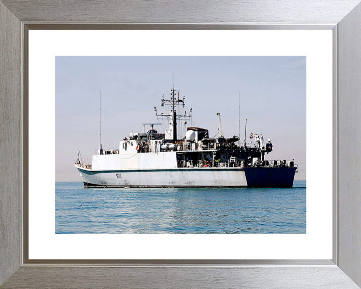 HMS Blyth M111 | Photo Print | Framed Print | Sandown Class | Minehunter | Royal Navy Hampshire Prints