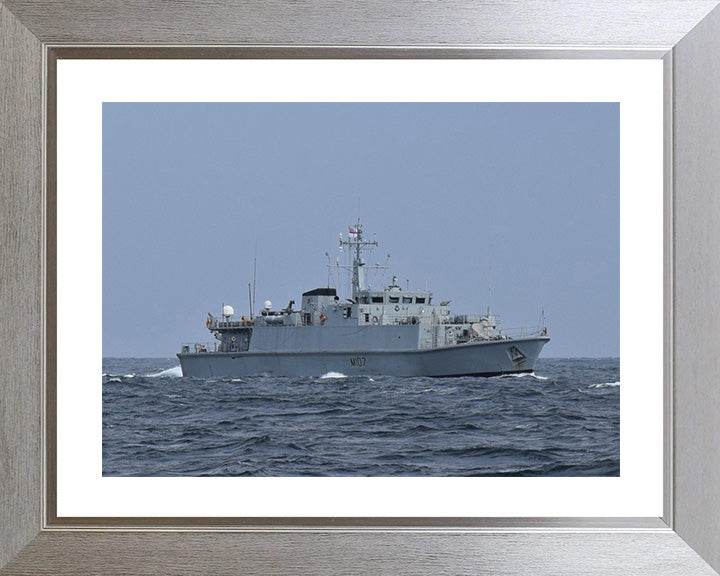 HMS Pembroke M107 | Photo Print | Framed Print | Sandown Class | Minehunter | Royal Navy Hampshire Prints