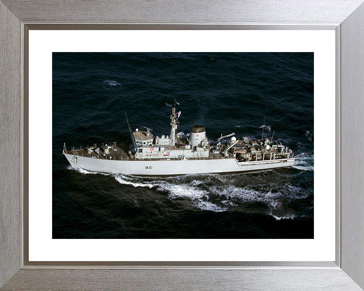 HMS Quorn M41 | Photo Print | Framed Print | Hunt Class | Mine Warfare Vessel | Royal Navy Hampshire Prints