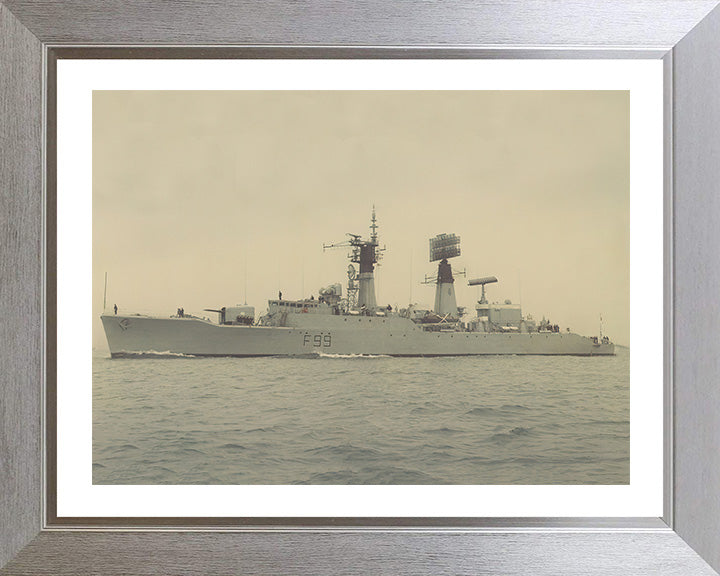 HMS Lincoln F99 Royal Navy Salisbury class frigate Photo Print or Framed Print - Hampshire Prints