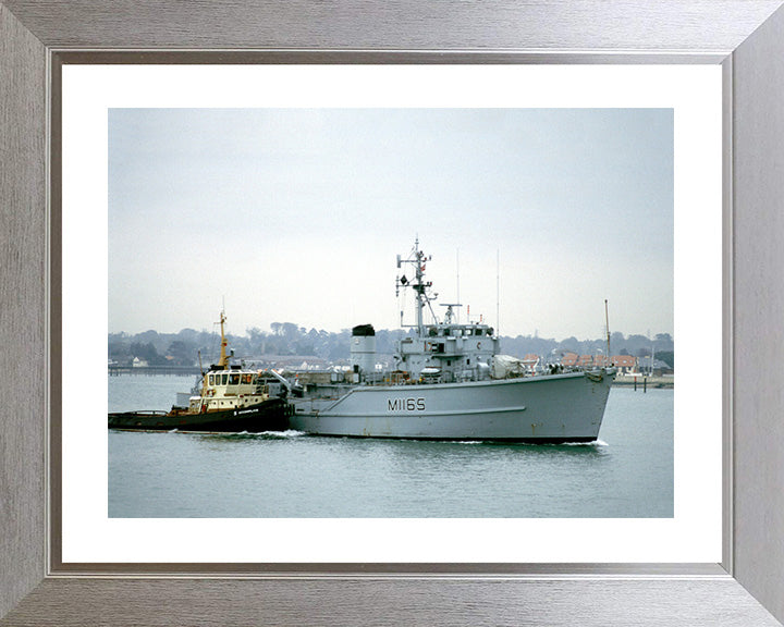 HMS Maxton M1165 Royal Navy Ton Class Minesweeper Photo Print or Framed Print - Hampshire Prints