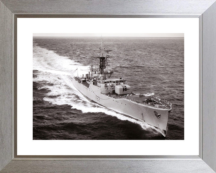 HMS Scarborough F63 Royal Navy Whitby class frigate Photo Print or Framed Print - Hampshire Prints